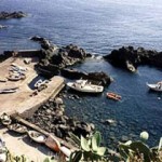 Stromboli:-Ginostra,-il-porto-più-piccolo-del-mondo
