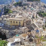 Sicilia:-Ragusa,-città-dei-Cento-Pozzi-e-i-Diavoli